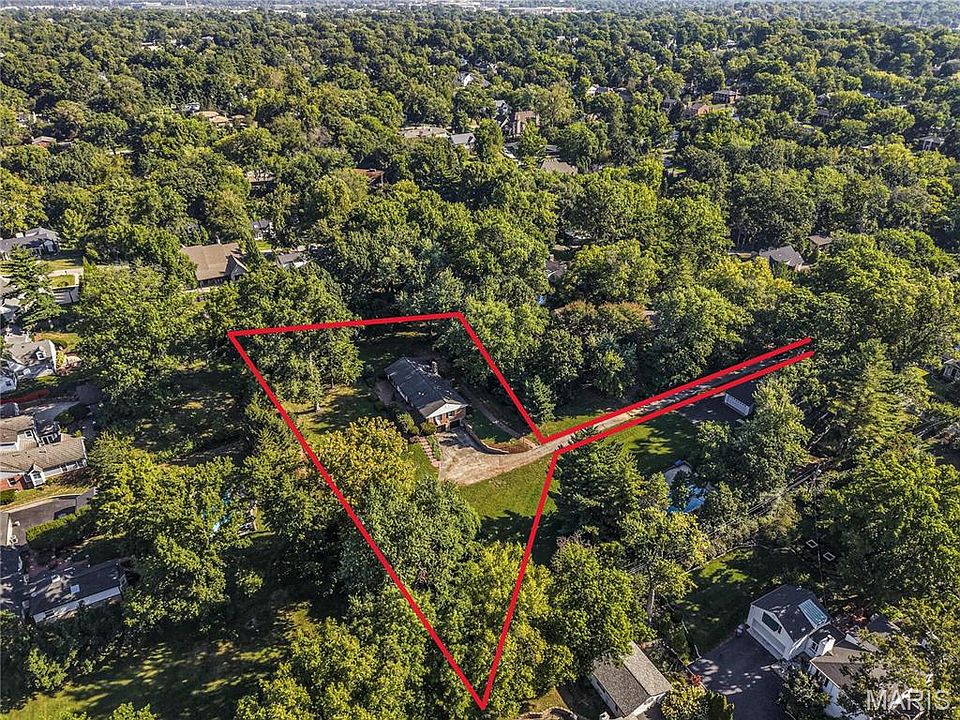 2nd image of 205 Graybridge Rd
