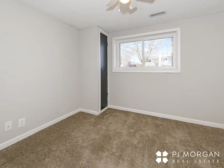 4107 N 213th Cir — Photo 7