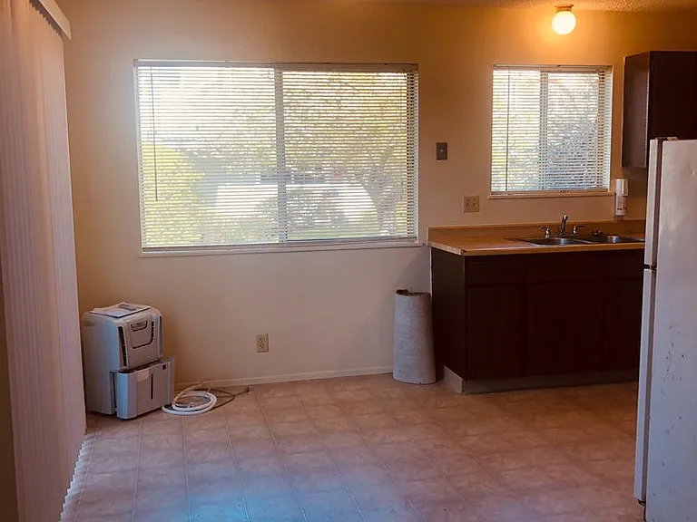 2770 Lk Wood Blvd — Photo 3