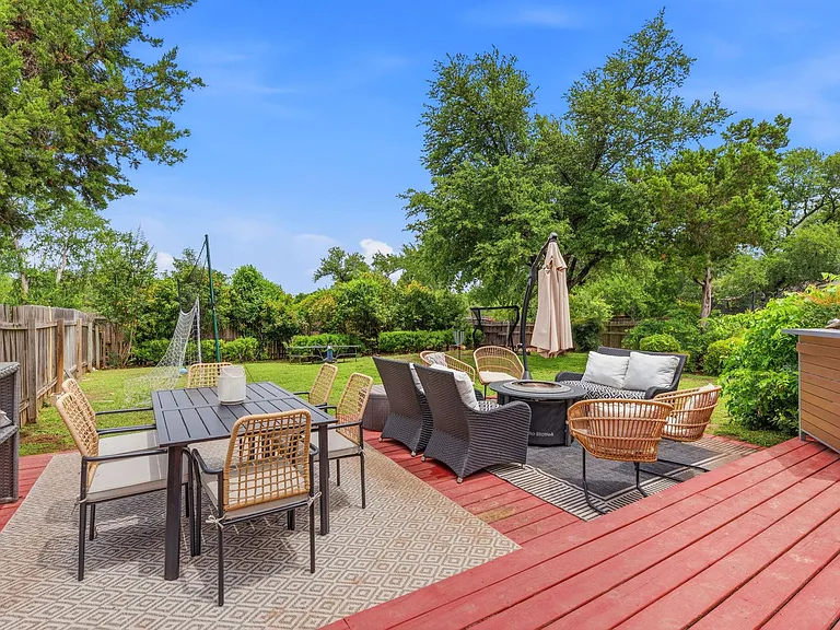 8317 Pommel Dr — Photo 23