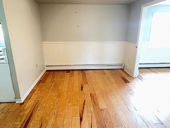 5th image of 8 W State St #B