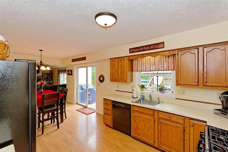 5th image of 290 RUHLE Road