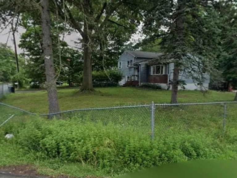 18 Northbrook Rd — Photo 1