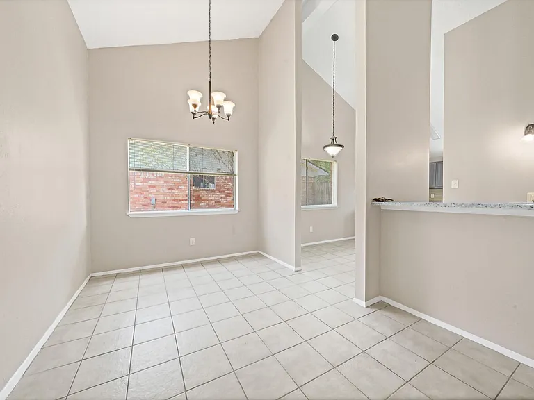 710 Old Colony Dr — Photo 9