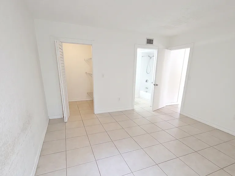 9070 SW 125th Ave #104 — Photo 5