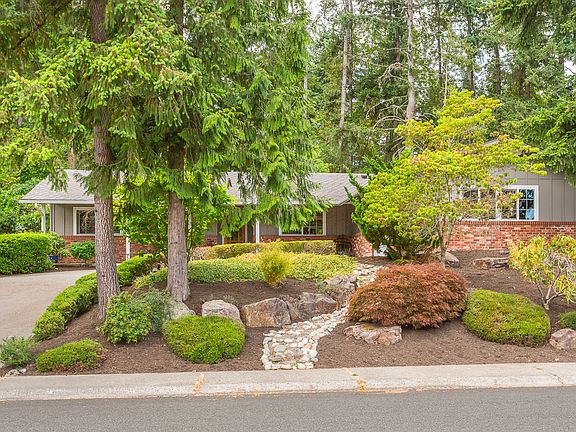 2nd image of 1619 180th Ave NE