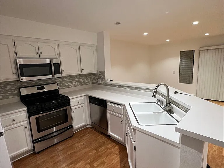 3380 Holly Grove St — Photo 5