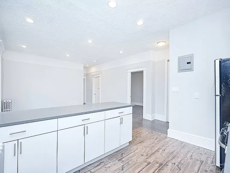 3218 Church Ave #2 — Photo 8