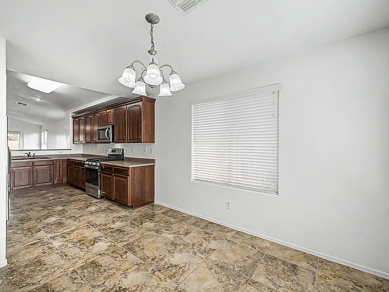 6918 S 46th Ln — Photo 8