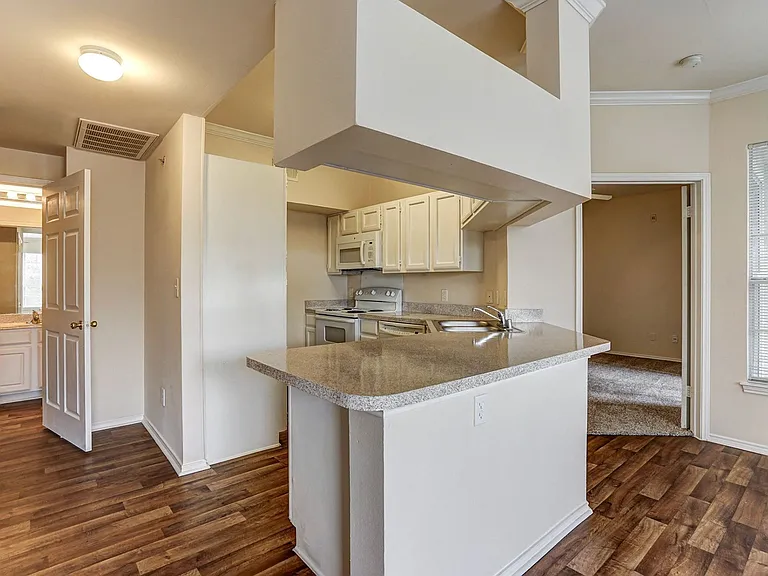 Turnberry Isle Apartment Homes — Photo 34
