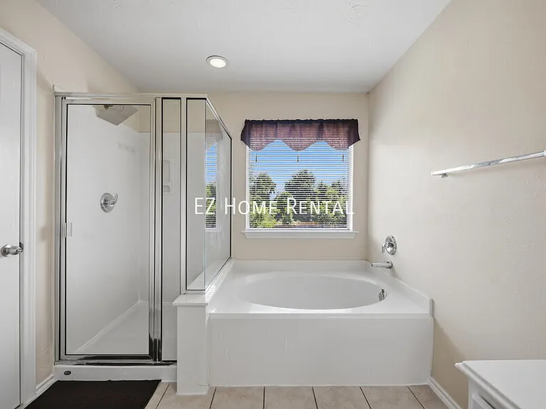 2951 Hackamore Hollow Ln — Photo 16