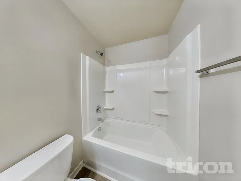 1095 Lear Dr — Photo 15