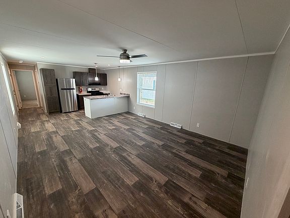 2nd image of 1071 Arthur Boulevard Site #1071-A
