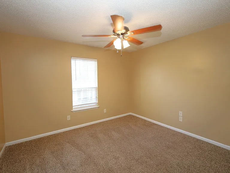 3911 Nicole Ln — Photo 8