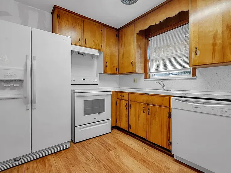 123 Columbia Dr #A — Photo 15