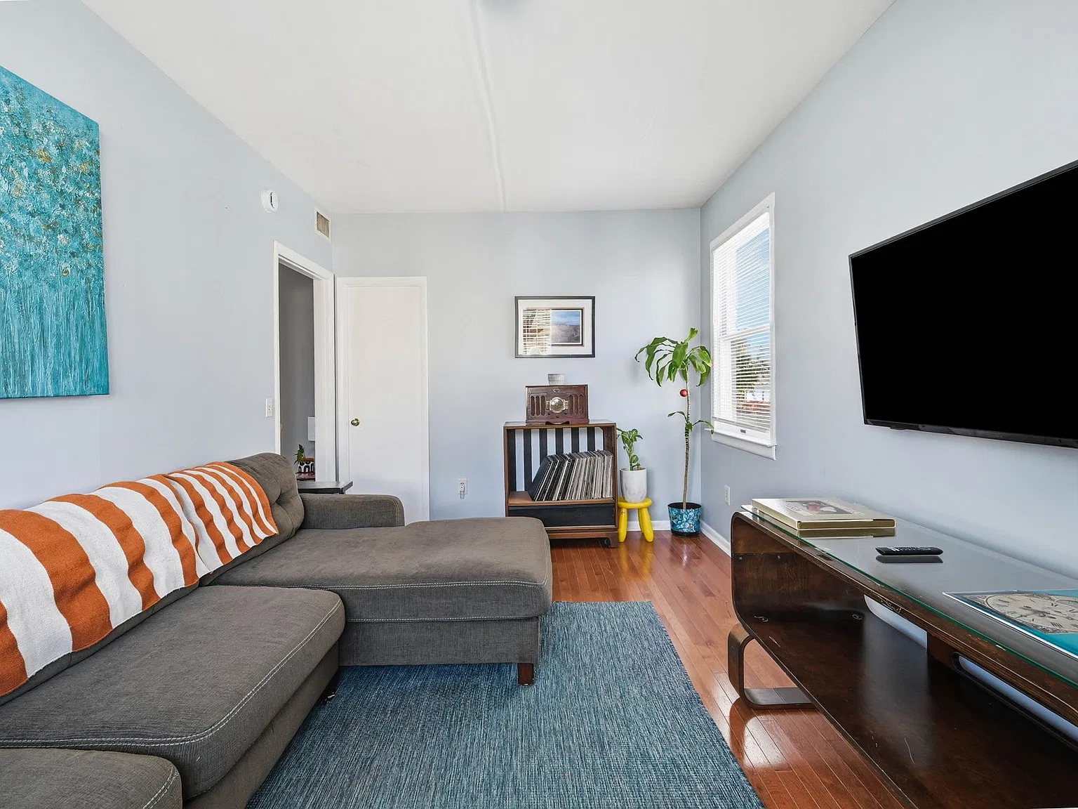 2 bed, $3,600 — Photo 4