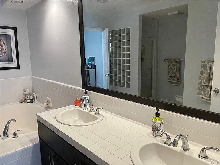Bathroom with large Bath Tub