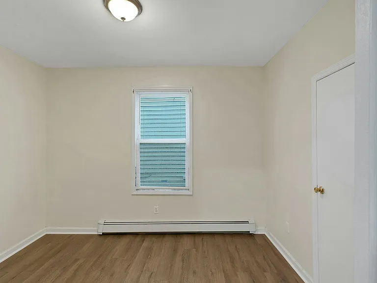 496 21st St #2 — Photo 11