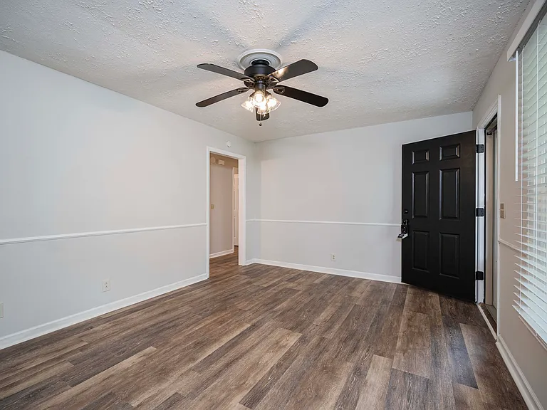 2594 Exeter Dr — Photo 21