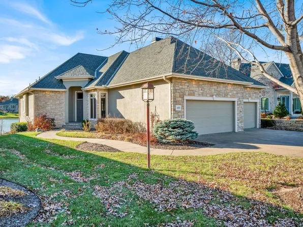 4105 SW Postoak Dr, Topeka, KS 66610