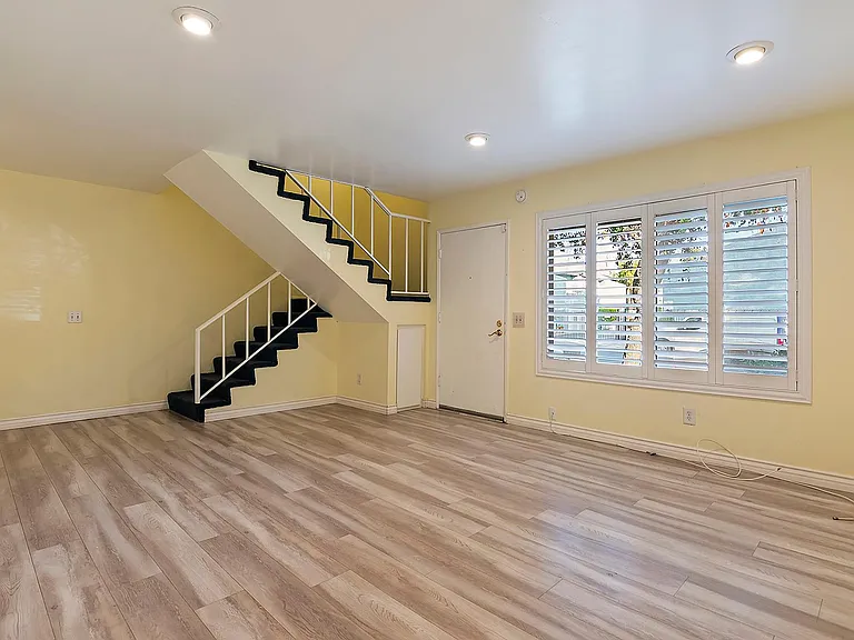 8707 Cedros Ave #7 — Photo 5