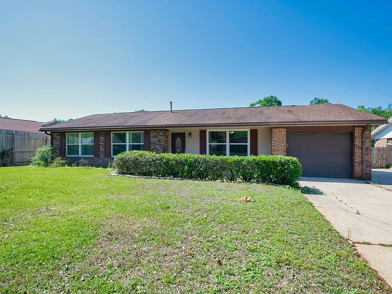 1126 Coral Dr — Photo 19