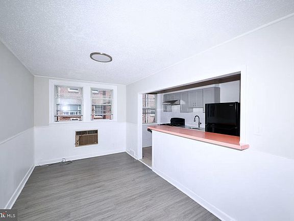 5th image of 4325 Loring St