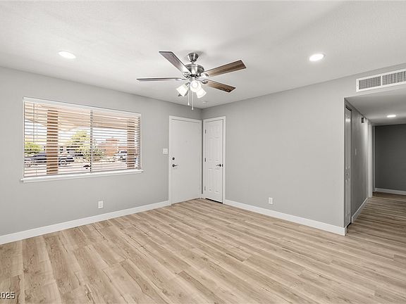 2nd image of 5817 Glen Eagles Ln