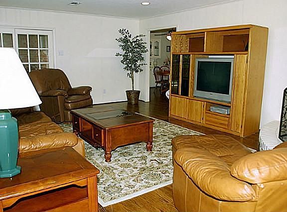 4th image of 4715 Creighton Dr