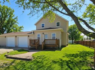 101 2nd Ave, Webb, IA 51366