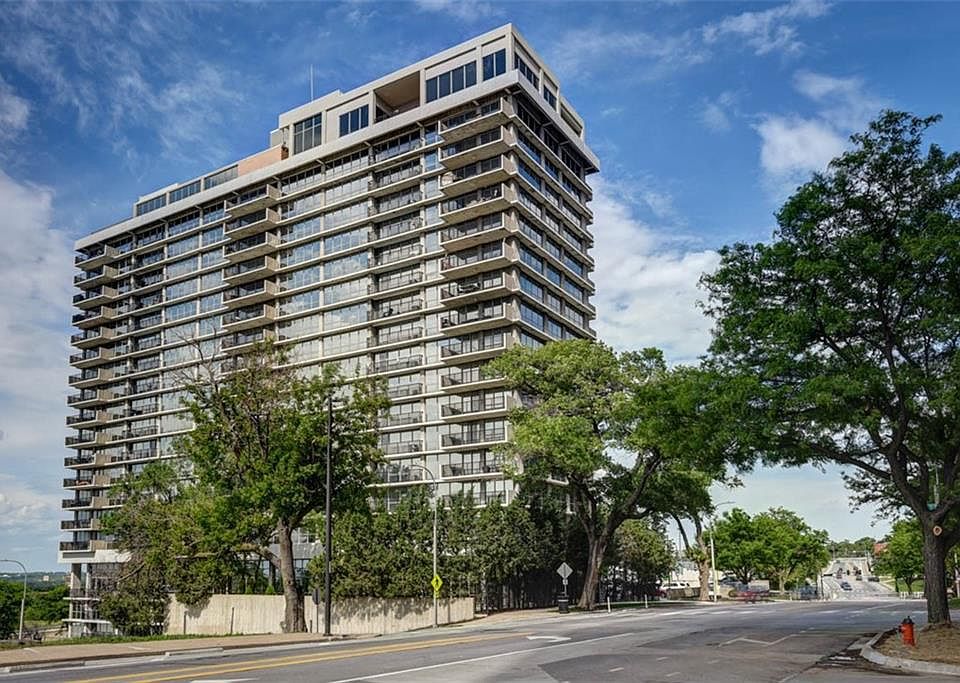 1st image of 600 E Admiral Blvd #305