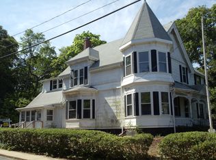 135 Center St, Tisbury, MA 02568