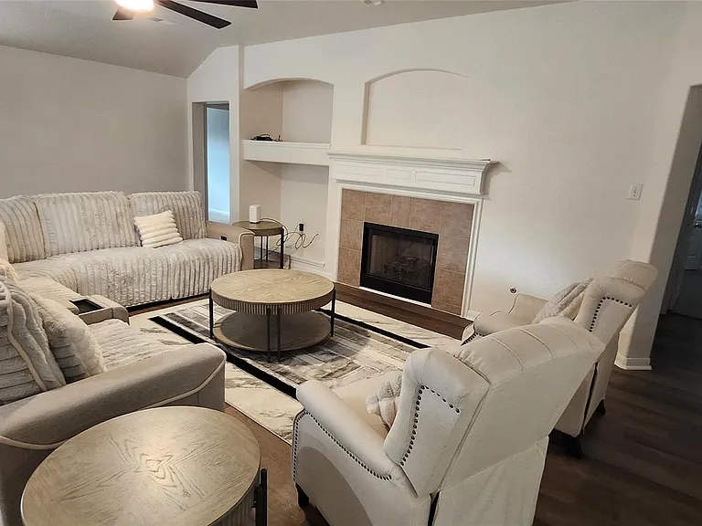 17238 Maple Hollow Dr — Photo 5