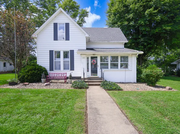 102 Center St, Elizabethtown, IN 47232
