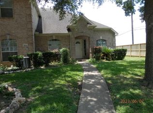 1402 Cypress Cove St, La Porte, TX 77571
