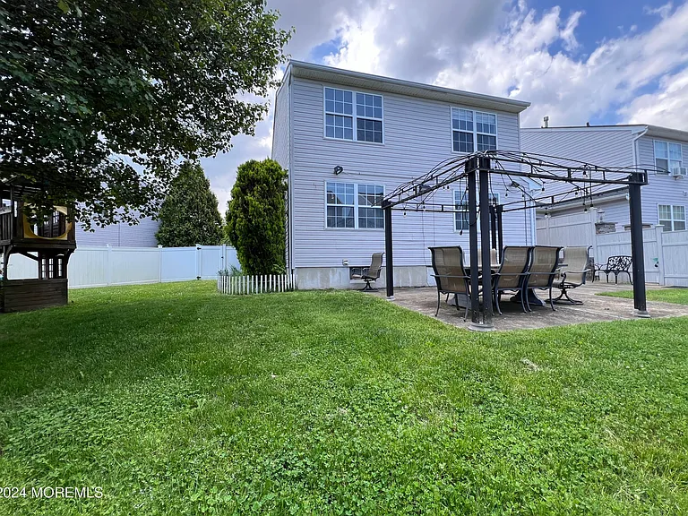 35 Woodpecker Way — Photo 31