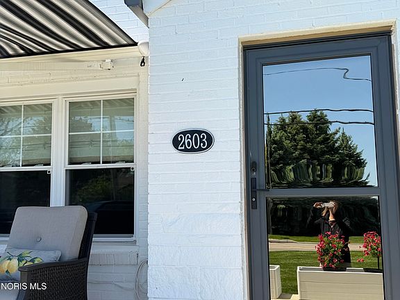 2nd image of 2603 Shoreland Ave