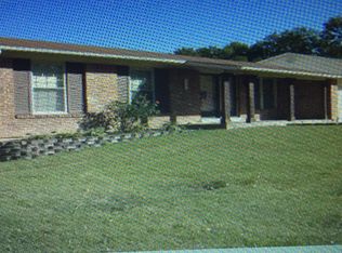 5668 Sky Hill Dr, Saint Louis, MO 63129