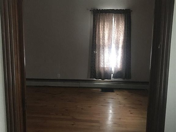 4th image of 41 Church St