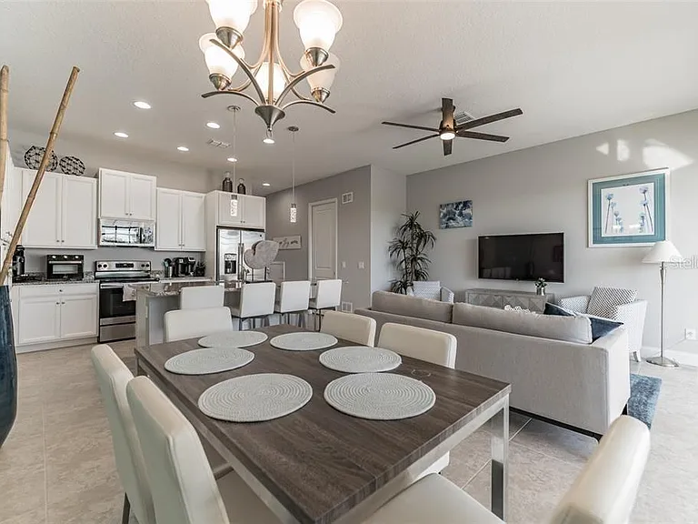 490 Captiva Dr — Photo 5