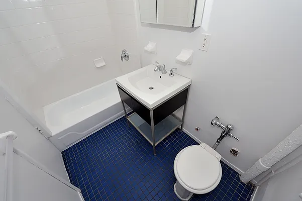 Rented by Aether Property Group | media 11