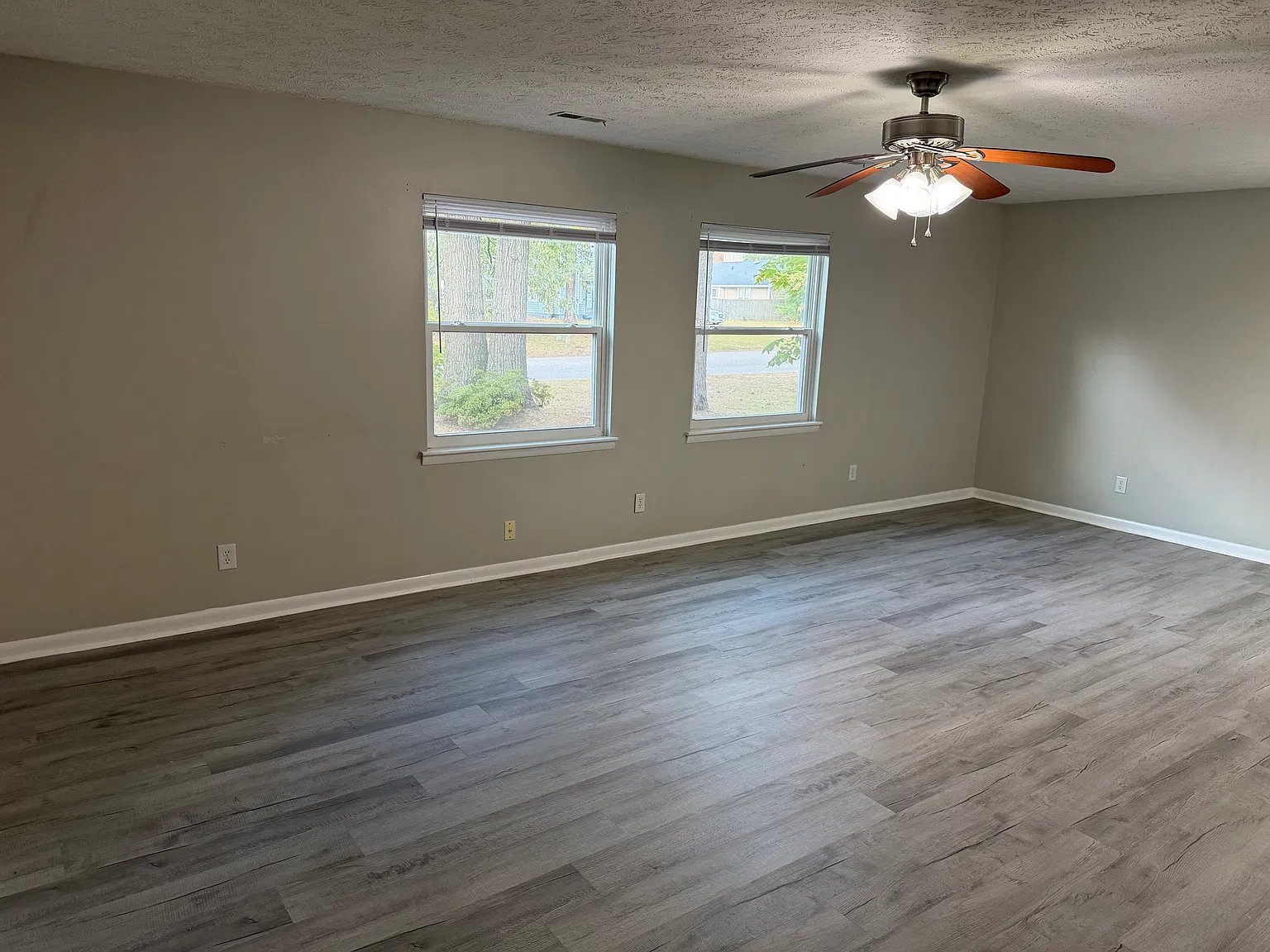 3 bed, 1272 sqft, $1,600 — Photo 3