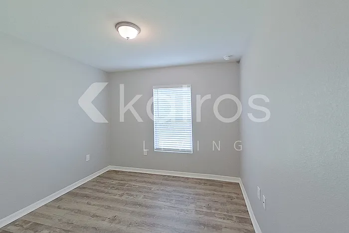 1010 Kaye St E — Photo 9