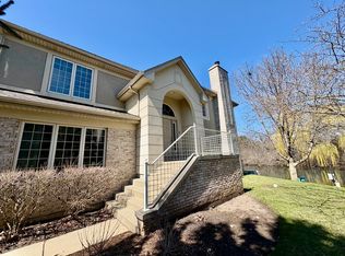 30 Beaconsfield Ct #30, Lincolnshire, IL 60069