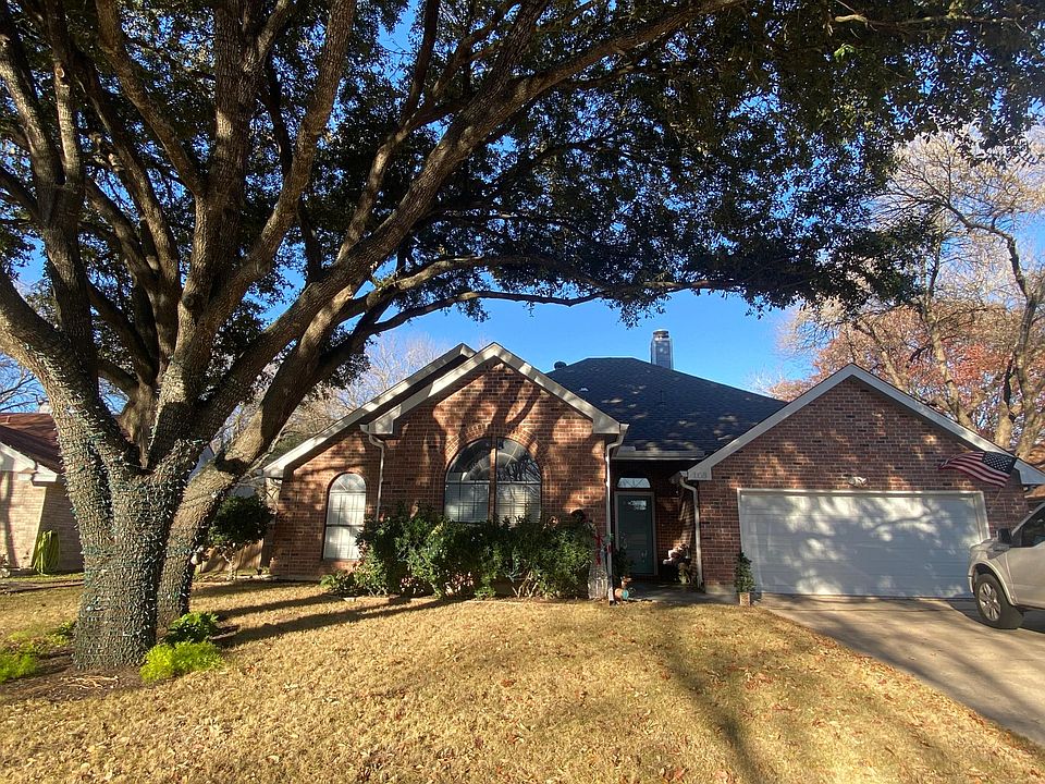 1st image of 108 Applewood Dr