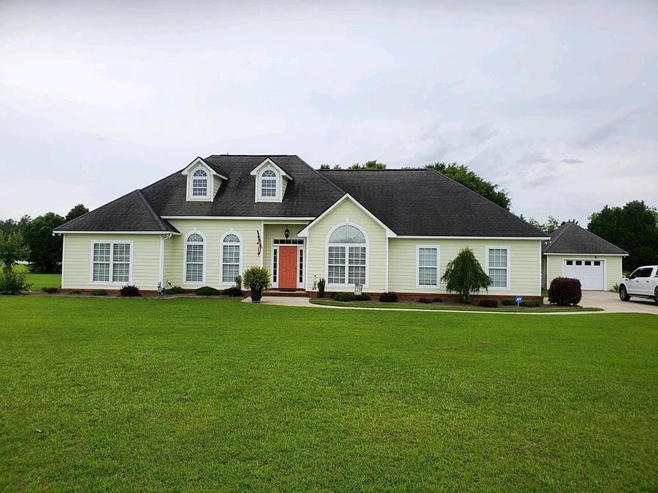 1st image of 315 Lakeview Cir