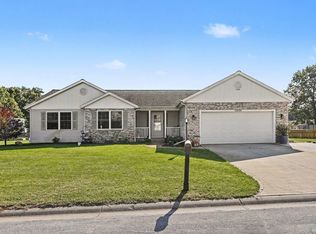 58044 Heritage Pointe Dr, South Bend, IN 46619
