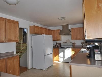 Sunny kitchen with eating area