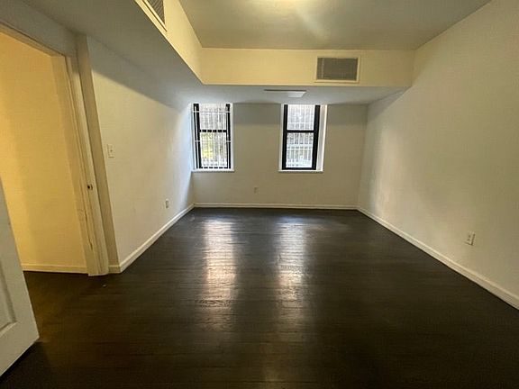 5th image of 315 W 21st St #1G