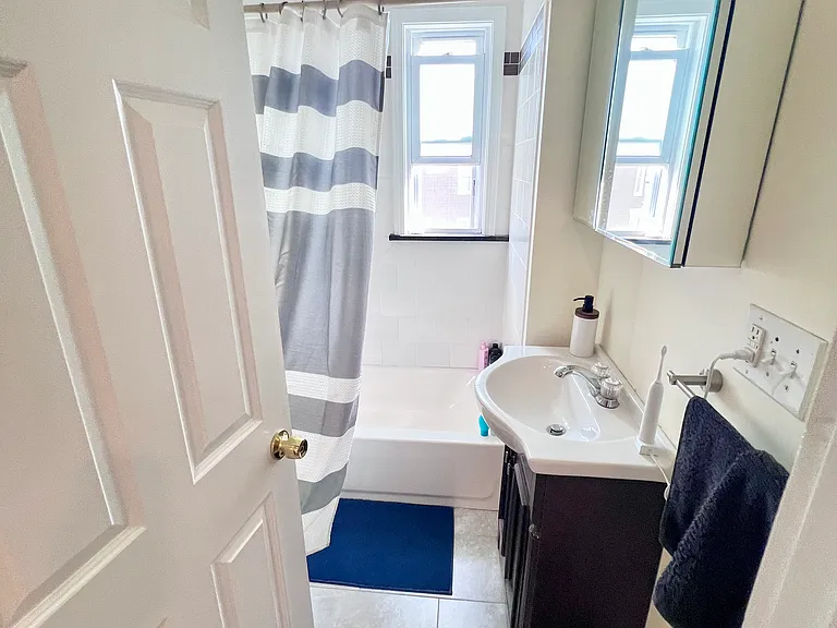 68-70 Moseley St #3 — Photo 10